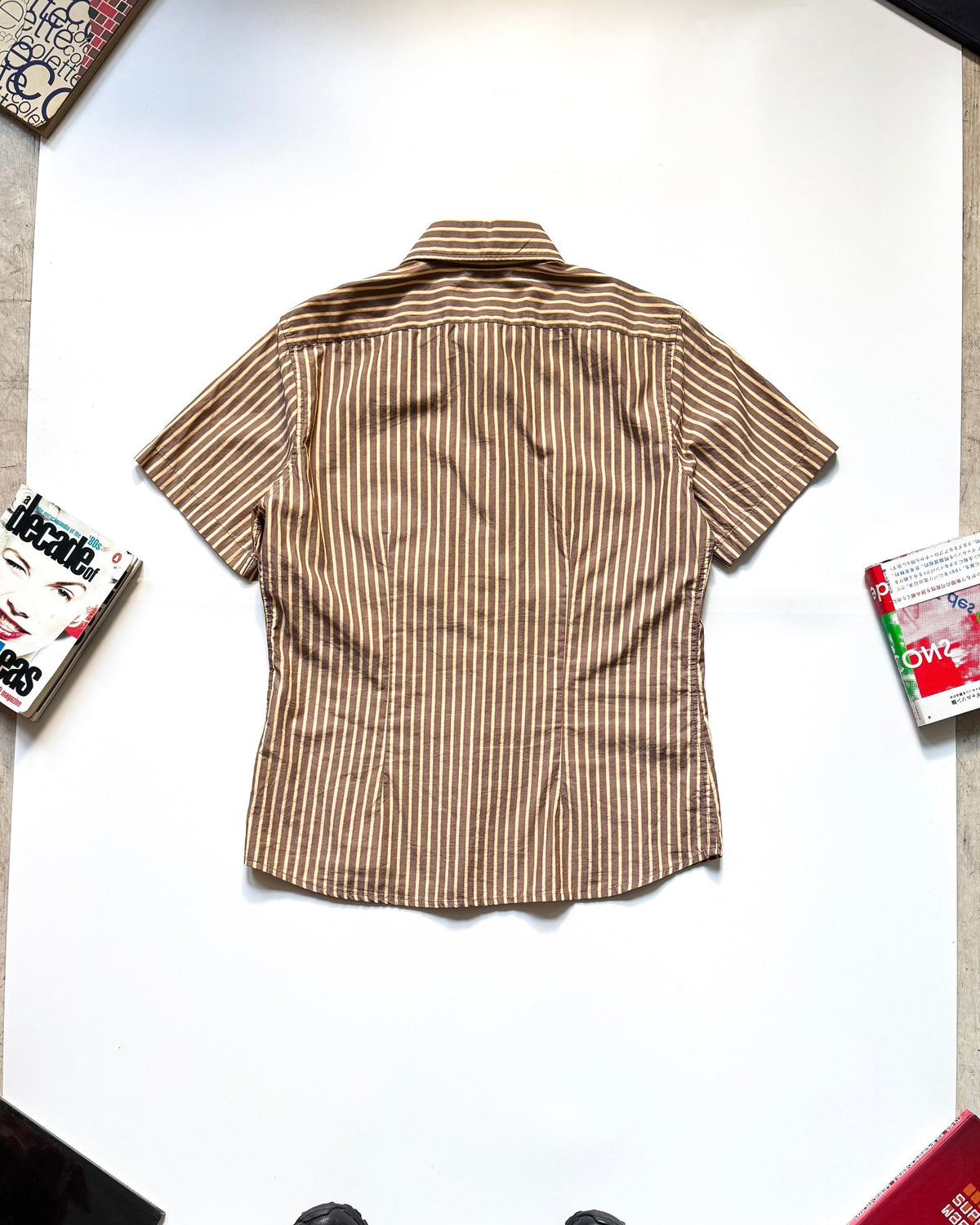 2000s Vertical Striped Brown / Yellow Quarter Button Up Shirt (~M~)