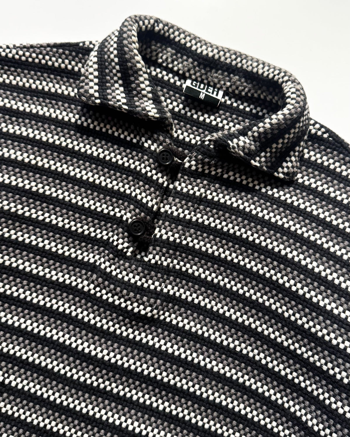 Early 2000s Black Grey White Chunky Knit Pullover (~M~)